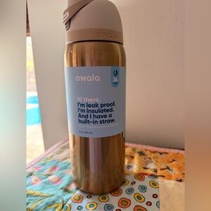 Owala 32ounce Holiday Release Gold Freesip